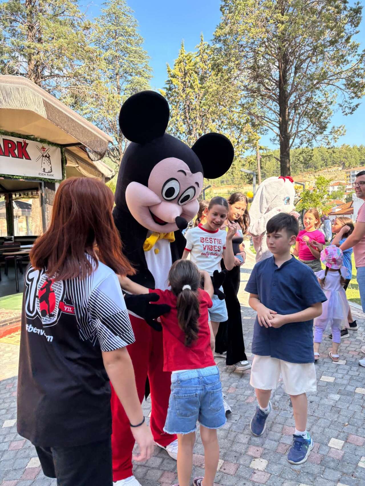 Kavaklıdere'de Yenilenen Esenpark ve Cafe Restaurant Hizmete Açıldı 5